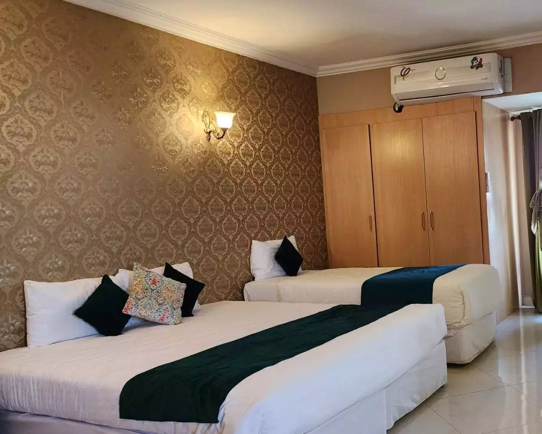 Alibaba https://cdn.alibaba.ir/ostorage/hotel-accommodation-images/68f52fea42794e78685ebdb9_سه تخته (دبلسينگل).webp